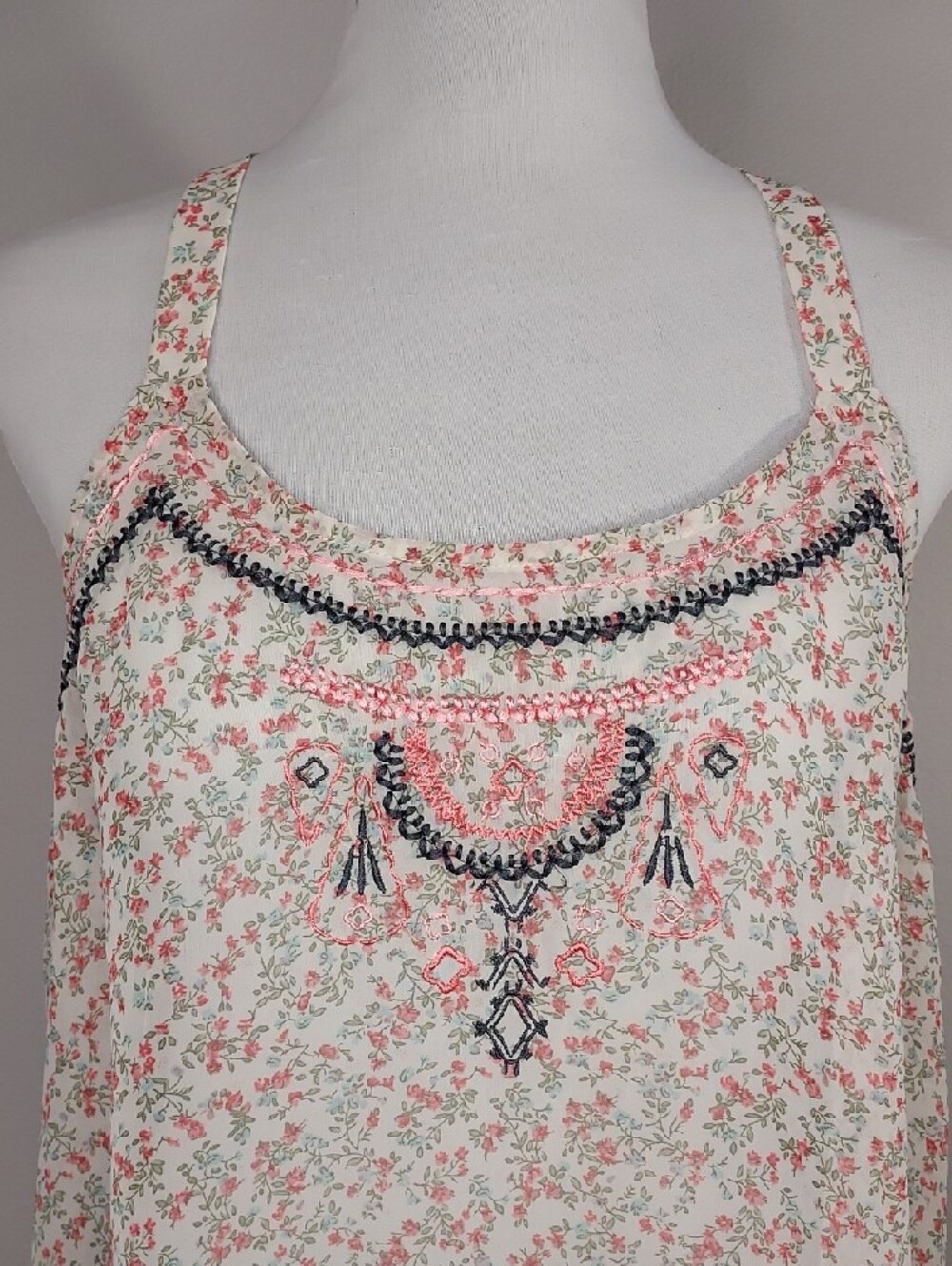 Maurices Off White Pink Green Floral Embroidered Semi Sheer Racerback Top Size M - Picture 5 of 8